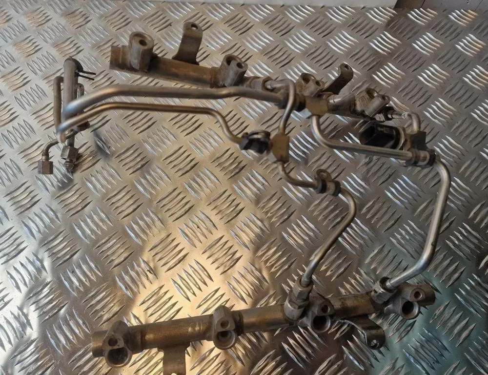 AUDI A8 D2/4D (1994-2002) Топливная рейка 079133316E,06D906051C 31239987