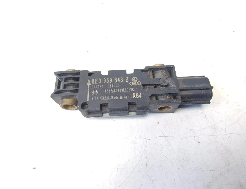 AUDI A4 B5/8D (1994-2001) Front Right Impact Sensor 8E0959643B 31249034