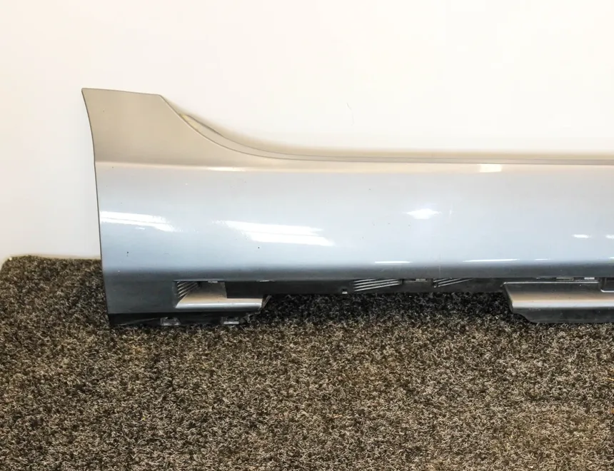 VOLVO V40 2 generation (2012-2020) Right Side Sideskirt 31395043 25111497