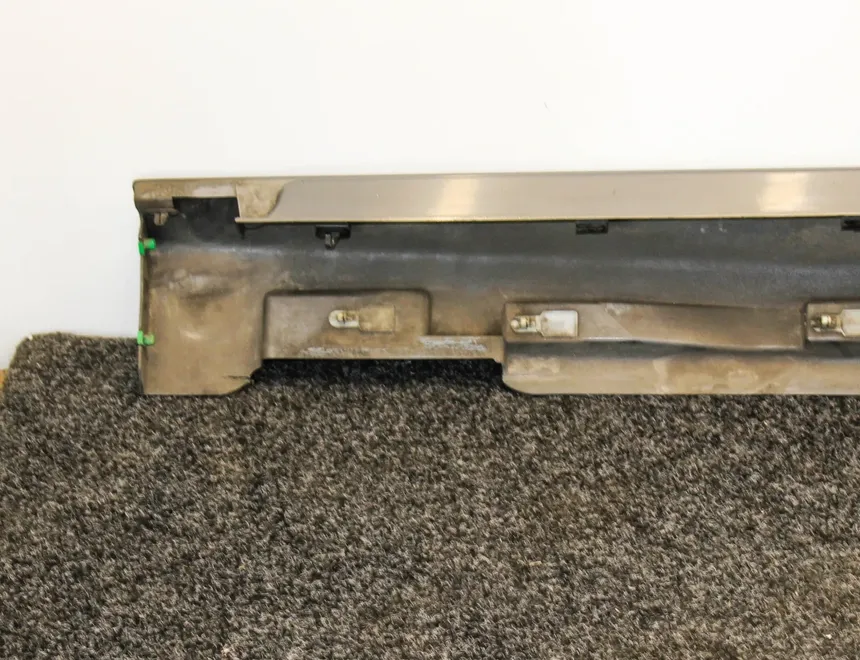 VOLVO V40 2 generation (2012-2020) Right Side Sideskirt 31395043 25111497