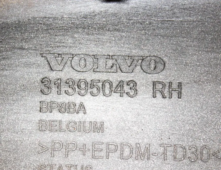 VOLVO V40 2 generation (2012-2020) Right Side Sideskirt 31395043 25111497