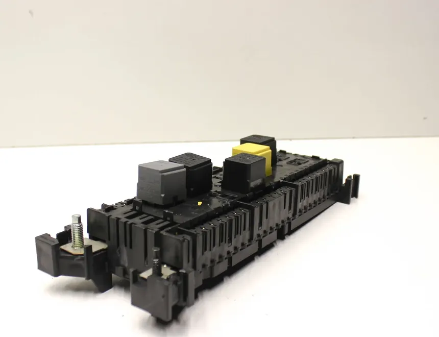 MERCEDES-BENZ GL-Class X166 (2012-2015) Fuse Box A1669063901 33011931