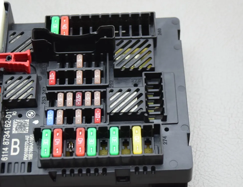BMW 3 Series G20/G21/G28 (2018-2024) Fuse Box 8734162,8795477 22430536