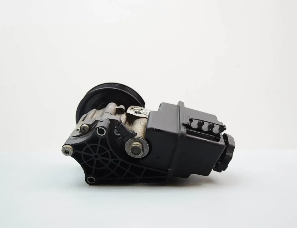 MERCEDES-BENZ C-Class W204/S204/C204 (2004-2015) Power Steering Pump A0064661501 28056675