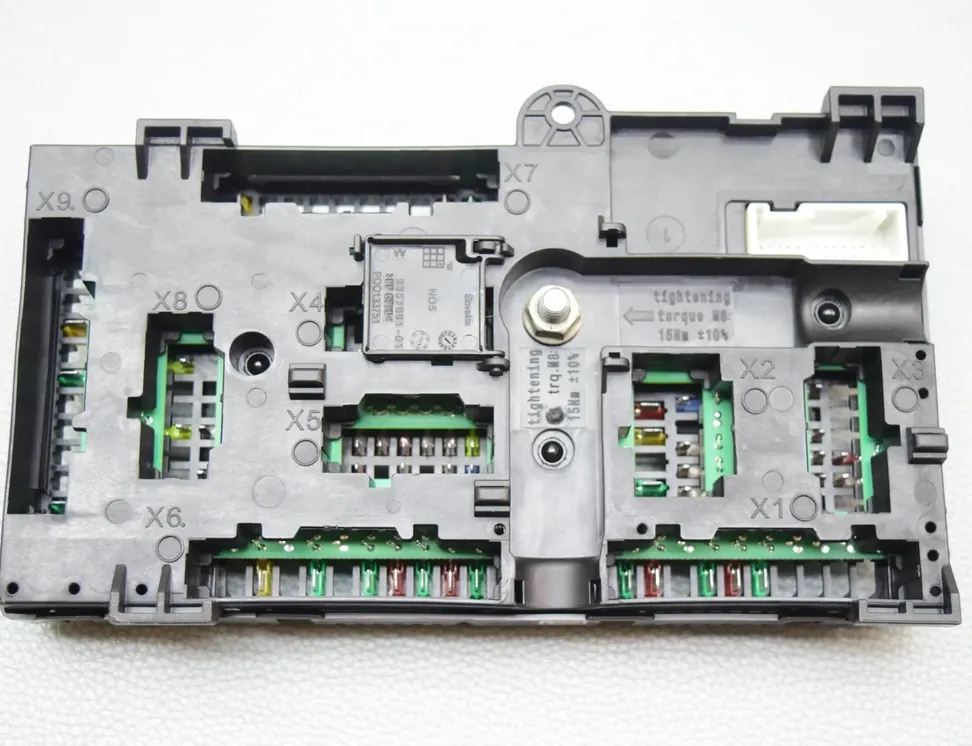BMW 4 Series G22, G23, G26 (2020-2023) Fuse box 5A0E7D0,8795478 30033381