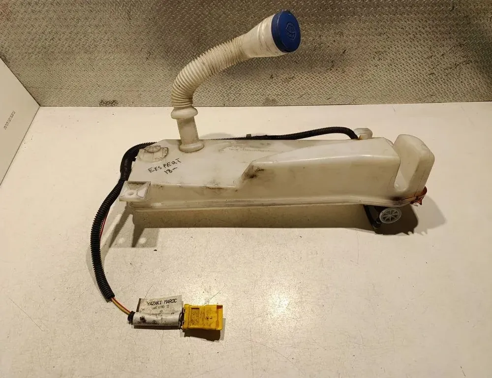PEUGEOT Expert 3 generation (2017-2023) Window Washer Tank 9809803680,A2C96222700 33258900