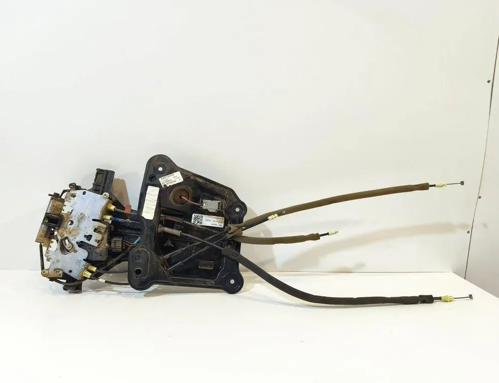 CHRYSLER Pacifica 2 generation (RU) (2016-2023) Right Side Sliding Door Lock 68234560A 33394498