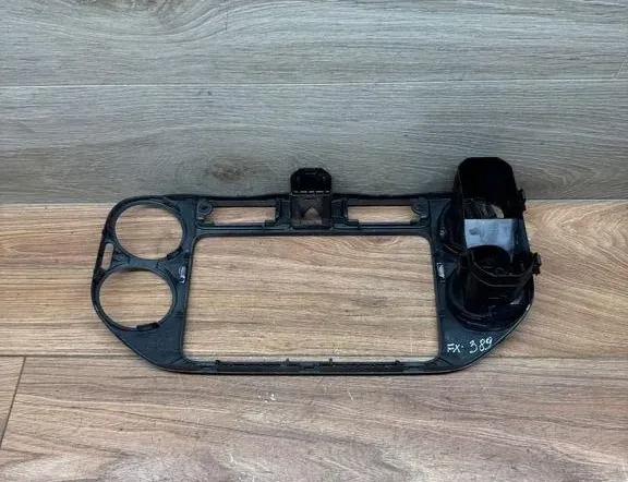 VOLKSWAGEN Tiguan 1 generation (2007-2017) Music Player Trim 5M0858071K 35880055