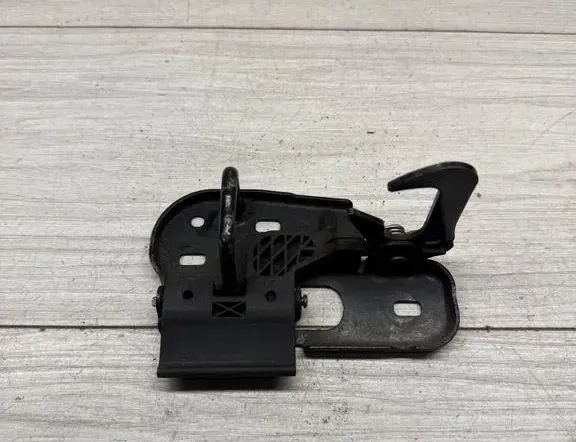 VOLKSWAGEN Passat B6 (2005-2010) Крюк капотa 3C0823480A 35866118