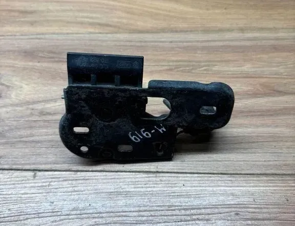 VOLKSWAGEN Touran 1 generation (2003-2015) Крюк капотa 1T0823480B 35865409