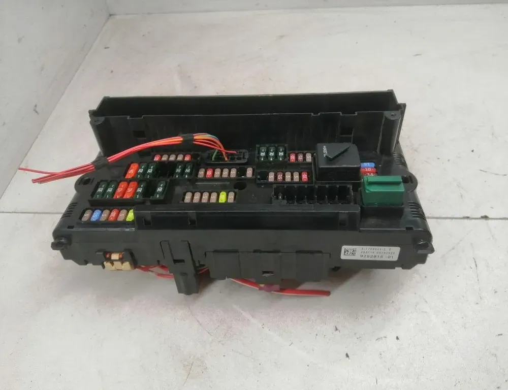 BMW 5 Series F10/F11 (2009-2017) Блок предохранителей 317033442,250114,925281501,05192525 34231062