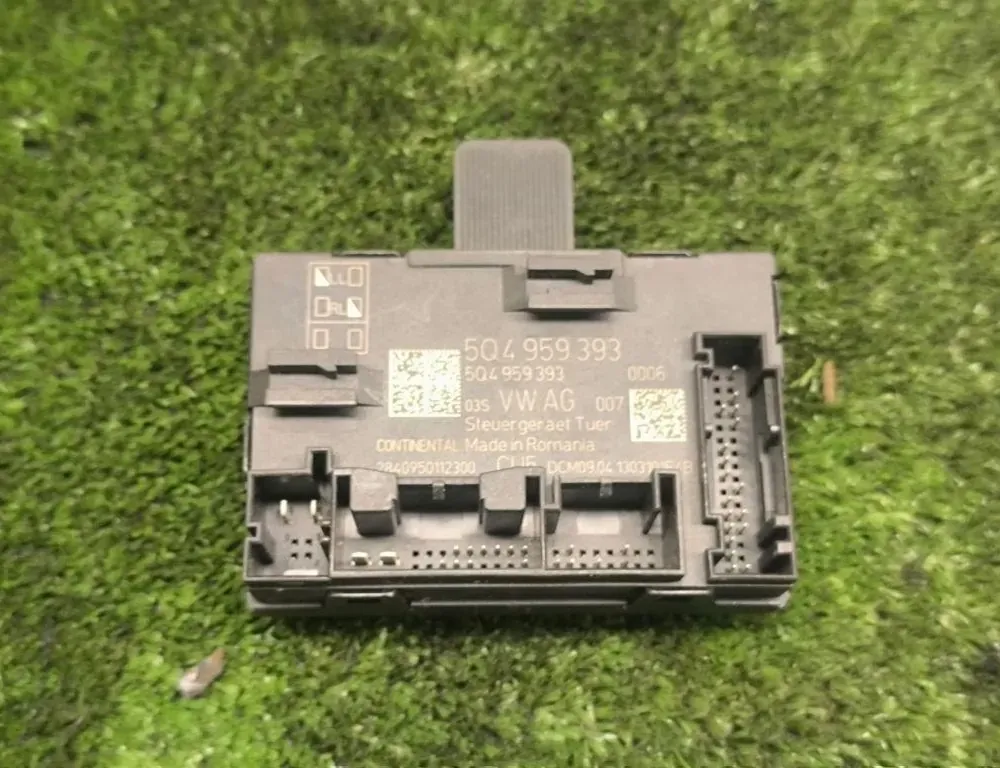SKODA Octavia 2 generation (2004-2013) Front Left Door Control Unit 2840950112300,5Q4959393 34246065