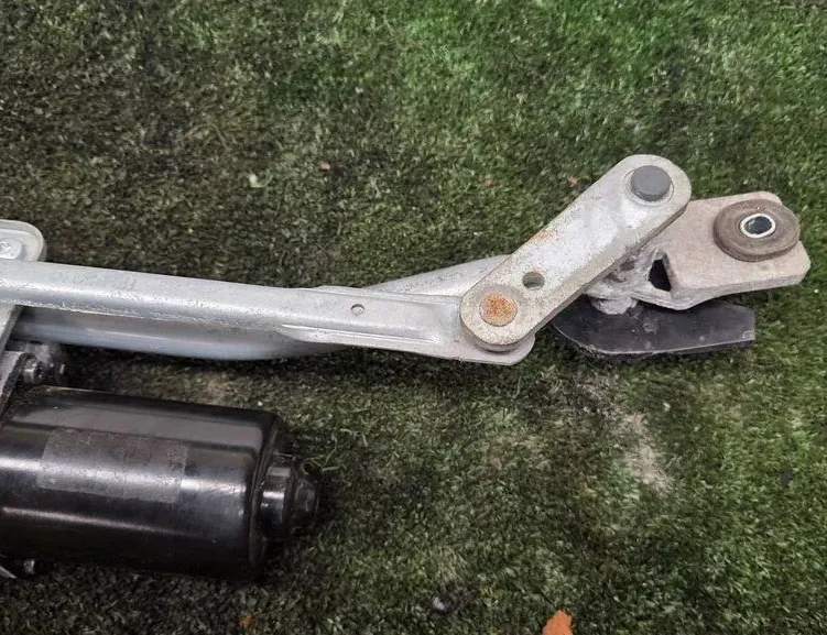 KIA Optima 3 generation (2010-2015) Front Windshield Wiper Mechanism tfps240 34249977