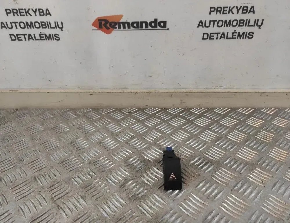 TOYOTA RAV4 5 generation (XA50) (2018-2024) Hazard button 4721L0NE 31586222