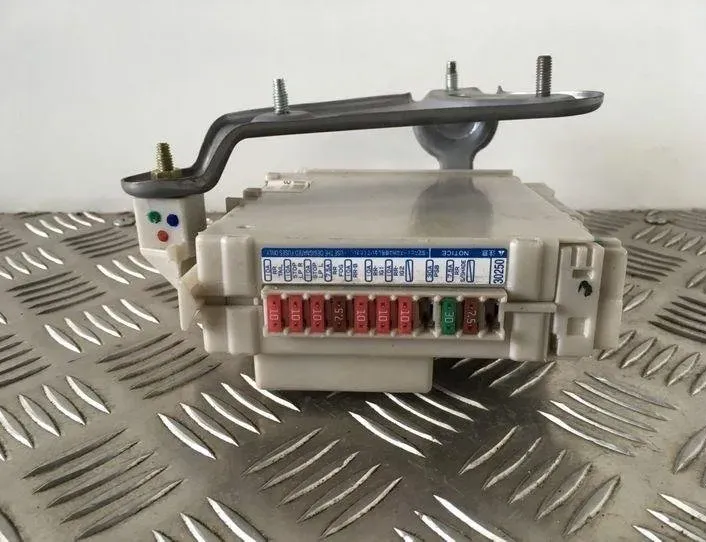 LEXUS GS 3 generation (2005-2012) Fuse box 9288,8267030250 21446482