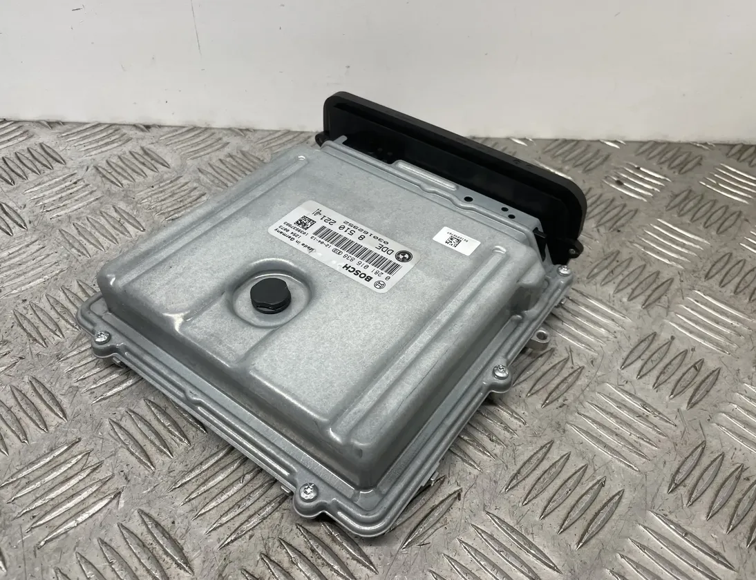 BMW 3 Series E90/E91/E92/E93 (2004-2013) Engine Control Unit ECU 0281016838,8510221 21573492