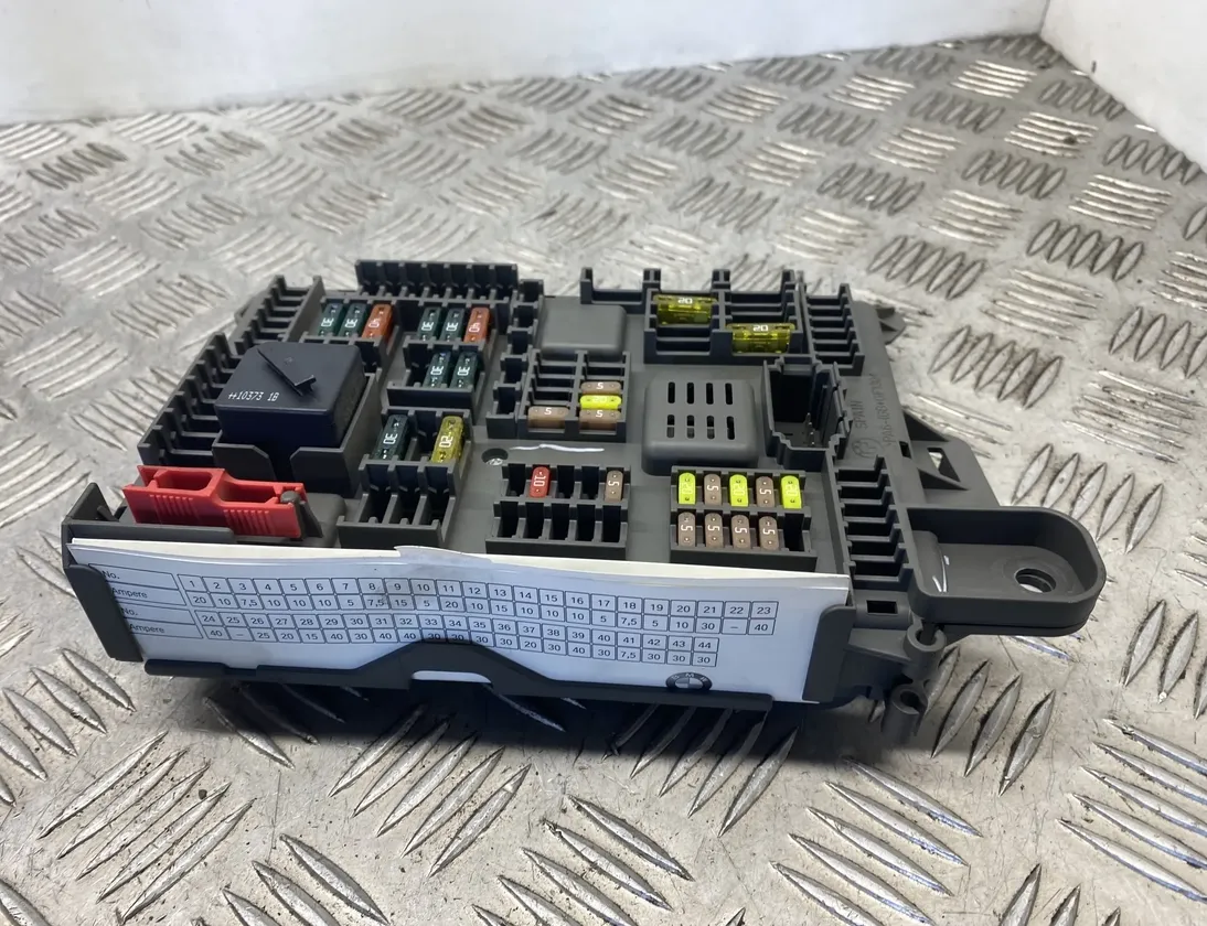 BMW X5 E70 (2006-2013) Fuse box 693168704,6931687 24592173