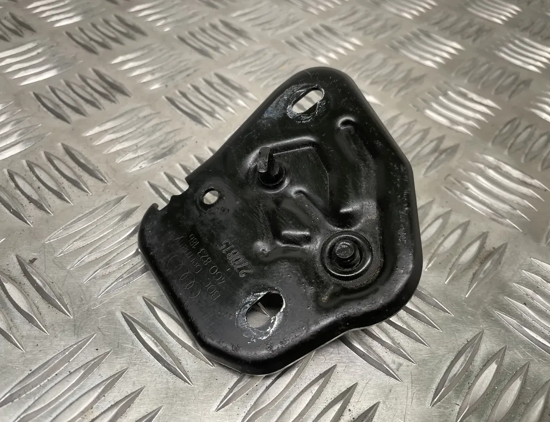 AUDI A7 C7/4G (2010-2020) Крюк капотa 4G0823186 27406361