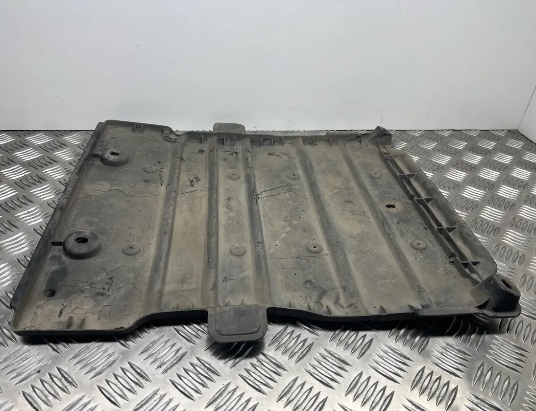 SKODA Superb 3 generation (2015-2023) Задняя средняя нижняя защита 5q0825230h 28103545