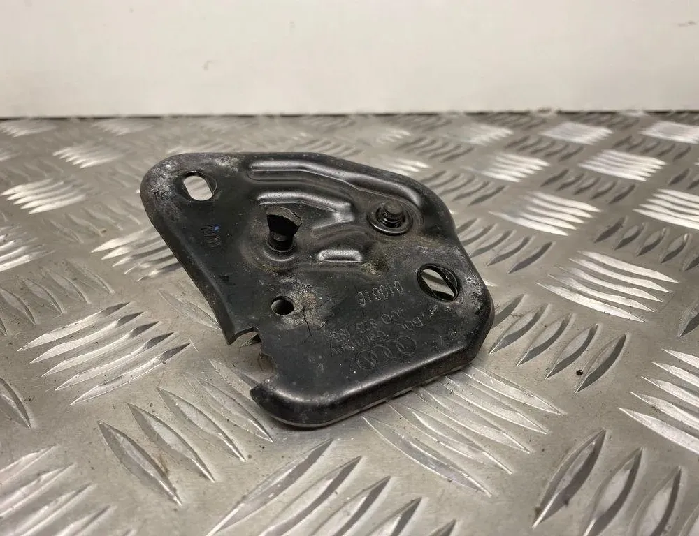 AUDI A1 8X (2010-2020) Крюк капотa 4G0823186 30947857