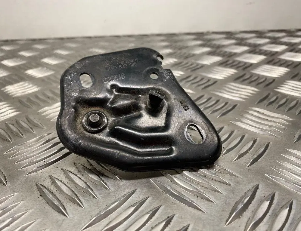 AUDI A1 8X (2010-2020) Bonnet Safety Latch 4G0823186 30954603