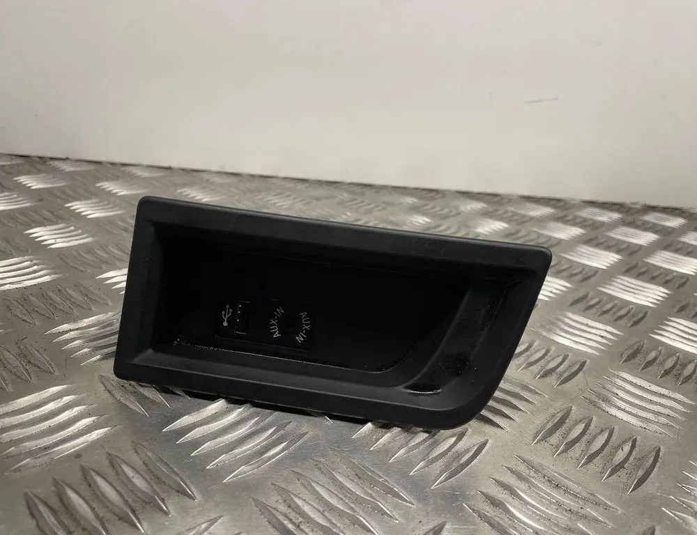 BMW 3 Series F30/F31 (2011-2020) Additional Music Player Connectors 9207358 30993818