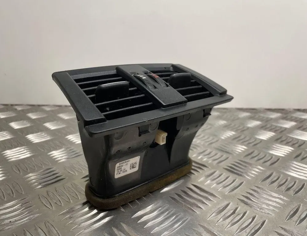 BMW 4 Series F32/F33/F36 (2013-2020) Задняя воздушная решётка 9207330 30996708