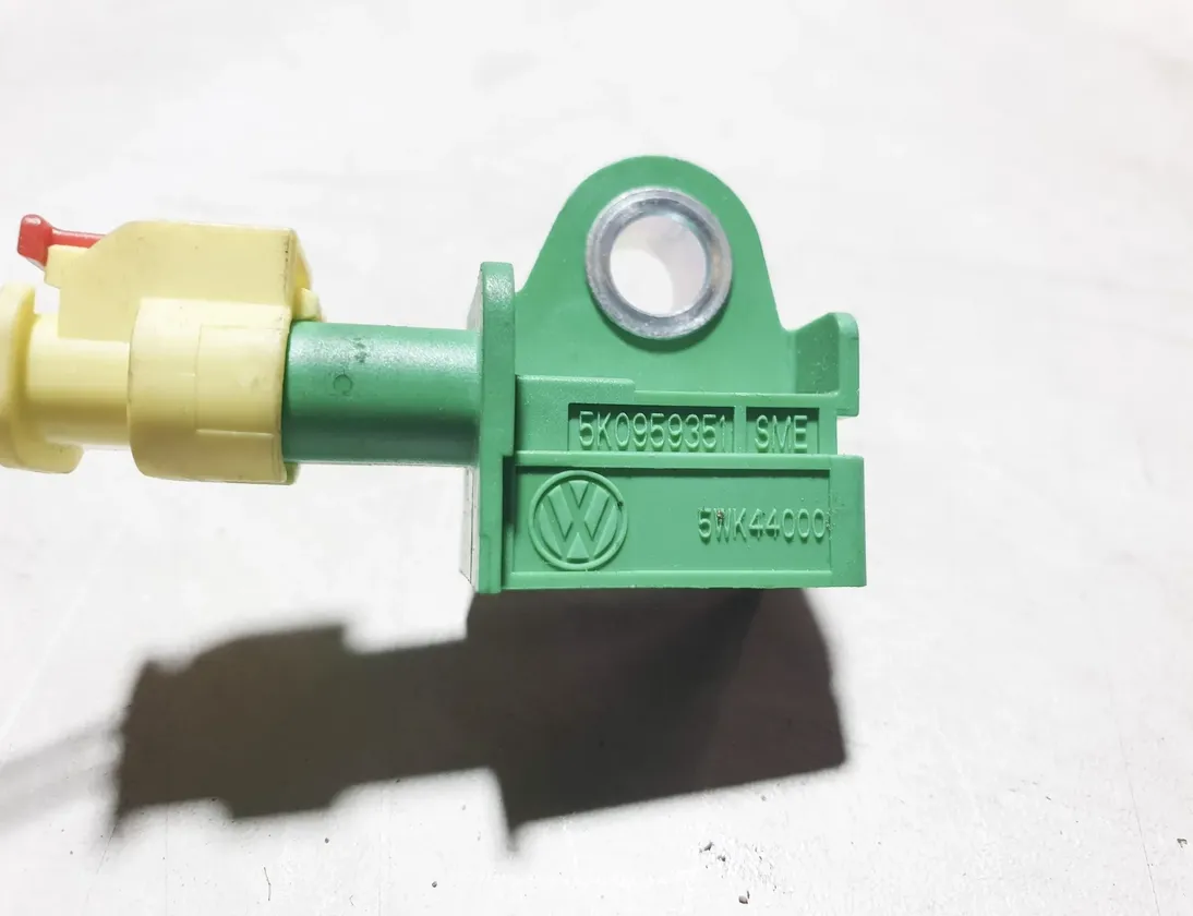 VOLKSWAGEN Touran 1 generation (2003-2015) ДАТЧИК УДАРА НАДУВНЫХ ПОДУШЕК 5K0959351 17548110