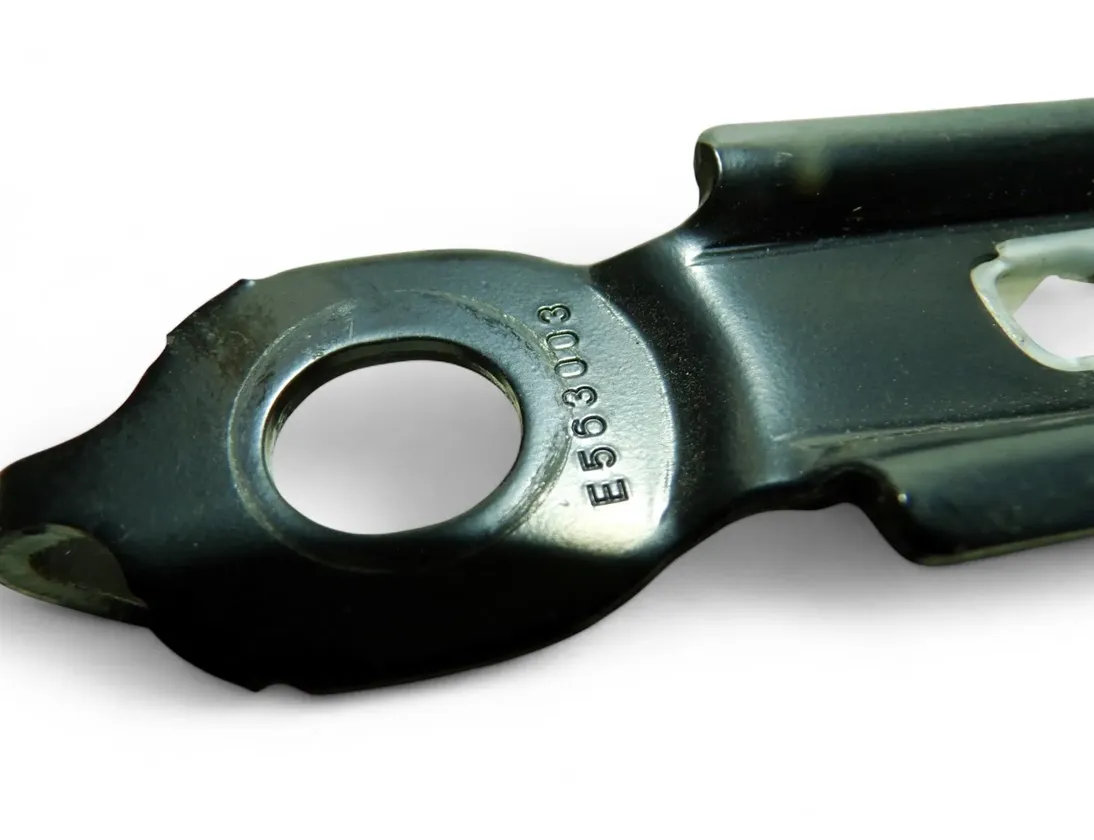 LEXUS IS XE20 (2005-2013) РЕГУЛИРОВОЧНАЯ ПЛАНКА РЕМНЯ БЕЗОПАСНОСТИ E563003 30765859