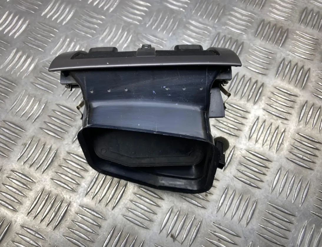 AUDI A6 C5/4B (1997-2004) Задняя воздушная решётка 4B0819203 29015498