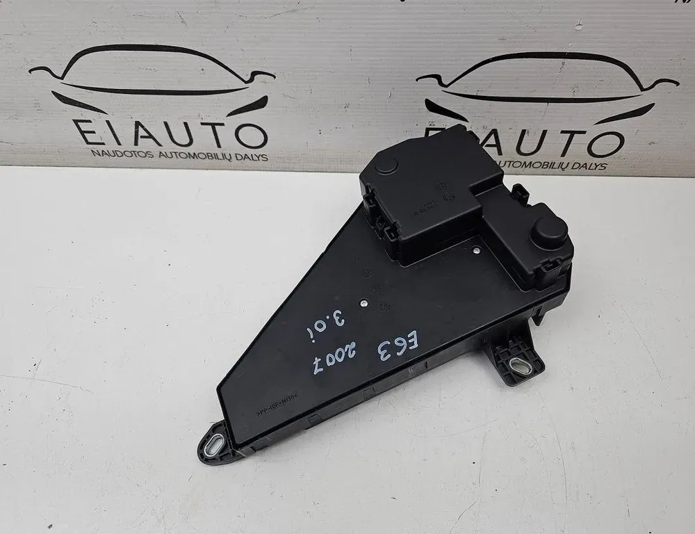 BMW 6 Series E63/E64 (2003-2010) Fuse box 6906618 33947890