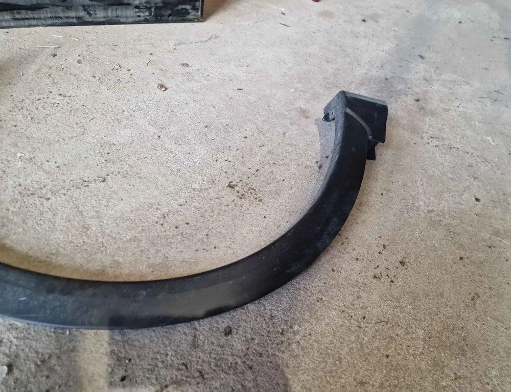 MITSUBISHI Eclipse Cross 1 generation (2017-2024) Front Left Fender Molding 7400A510 34028696