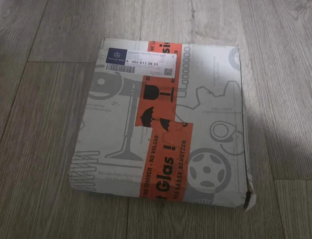 MERCEDES-BENZ ACTROS MP2 / MP3 (2002-present) Front Right Door Mirror Glass A0028113833 34144875