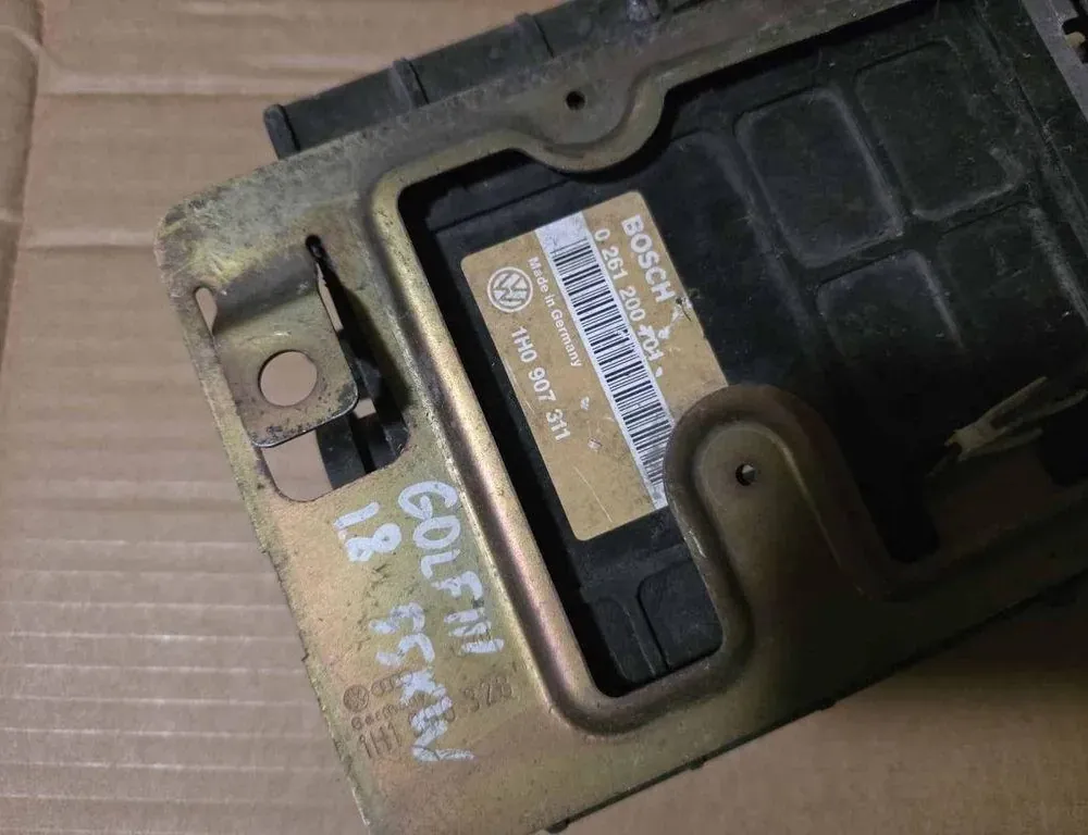 VOLKSWAGEN Golf 3 generation (1991-1998) Engine Control Unit ECU 0261200701,1H0907311,0261200201 34009357