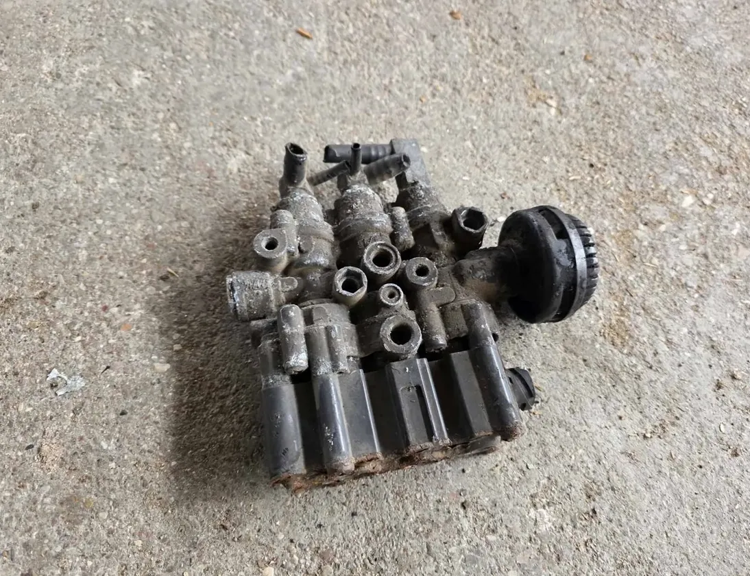 RENAULT TRUCKS Premium (1996-present) Brake valve 4729000600 34268183
