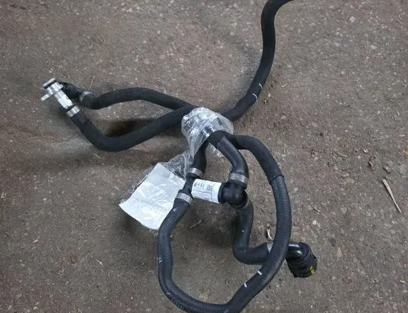 BMW 8 Series G14/G15/G16 (2018-2024) Coolant Hose Pipe 8679009,1926584,1894245560 34009320