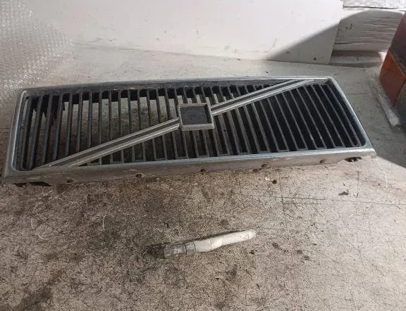 VOLVO 240 1 generation (1974-1993) Radiator Grille 31505524