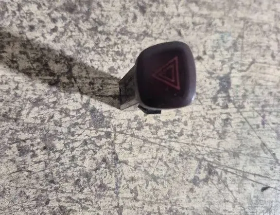 VOLVO S80 1 generation (1998-2006) Hazard button 9168302 31507511