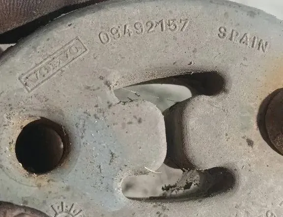 VOLVO V70 2 generation (2000-2008) Exhaust Hanger Bracket 09492157 31508740