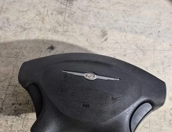 CHRYSLER Voyager 5 generation (2007-2020) Steering Wheel Airbag 31510550