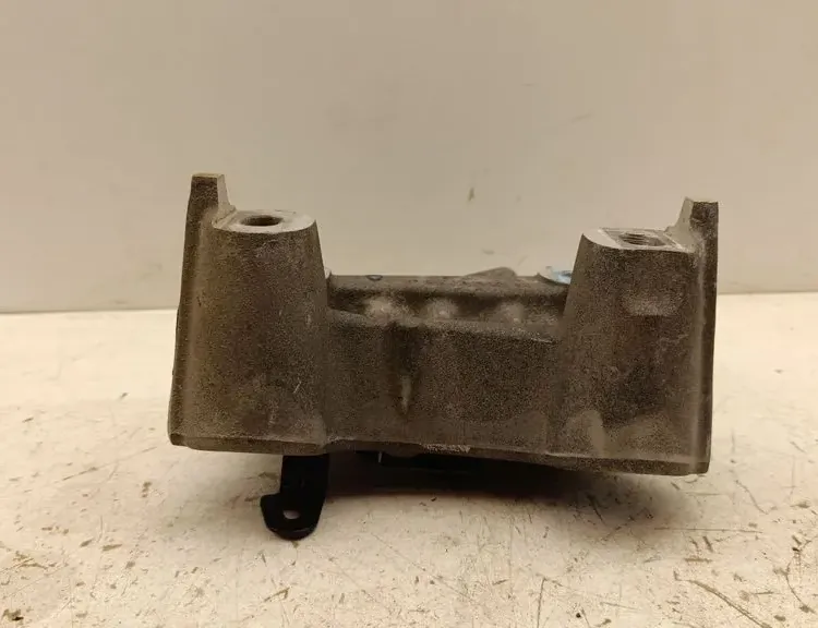 PEUGEOT 208 Peugeot 208 (2012-2015) Engine Bracket Right Side 9826364780 36096940