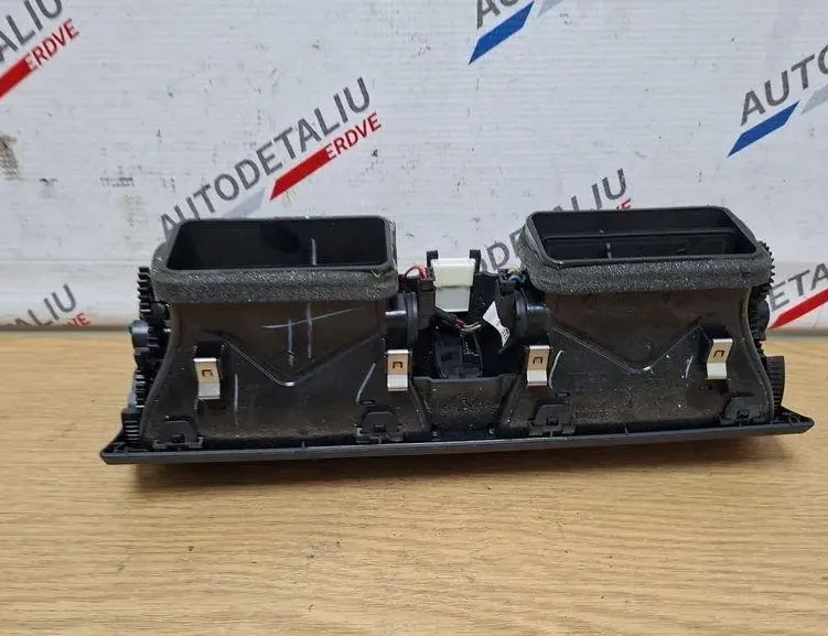 BMW X5 E70 (2006-2013) Вентиляционные отверстия центральной консоли 6958654,7161801,7161802 32250576