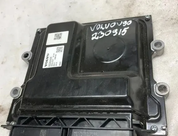 VOLVO S90 2 generation (2016-2023) Engine Control Unit ECU 32242005 32123547