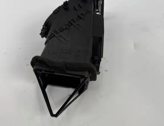 OPEL Zafira C (2012-2016) Вентиляционные отверстия центральной консоли 330188061 32140454