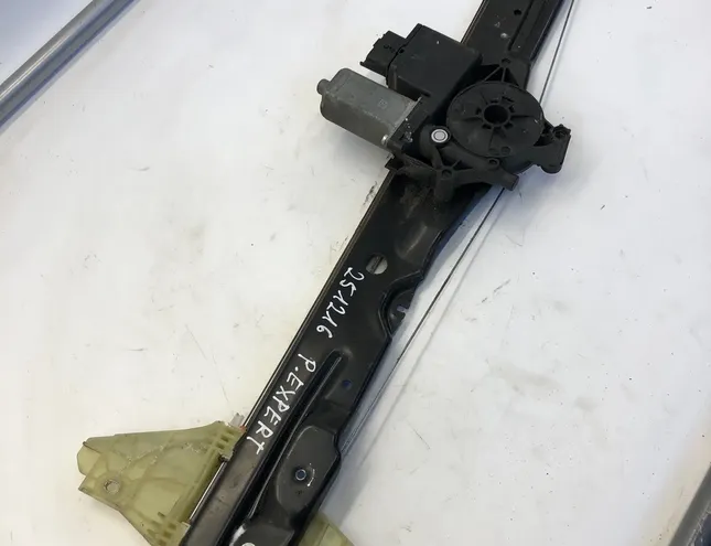 PEUGEOT Expert 3 generation (2017-2023) Стеклоподъемник передней правой двери 9808388490 33708173