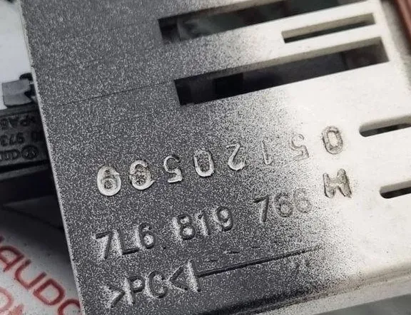 VOLKSWAGEN Touareg 1 generation (2002-2010) Air circulation switch 7L6819766M 31456328