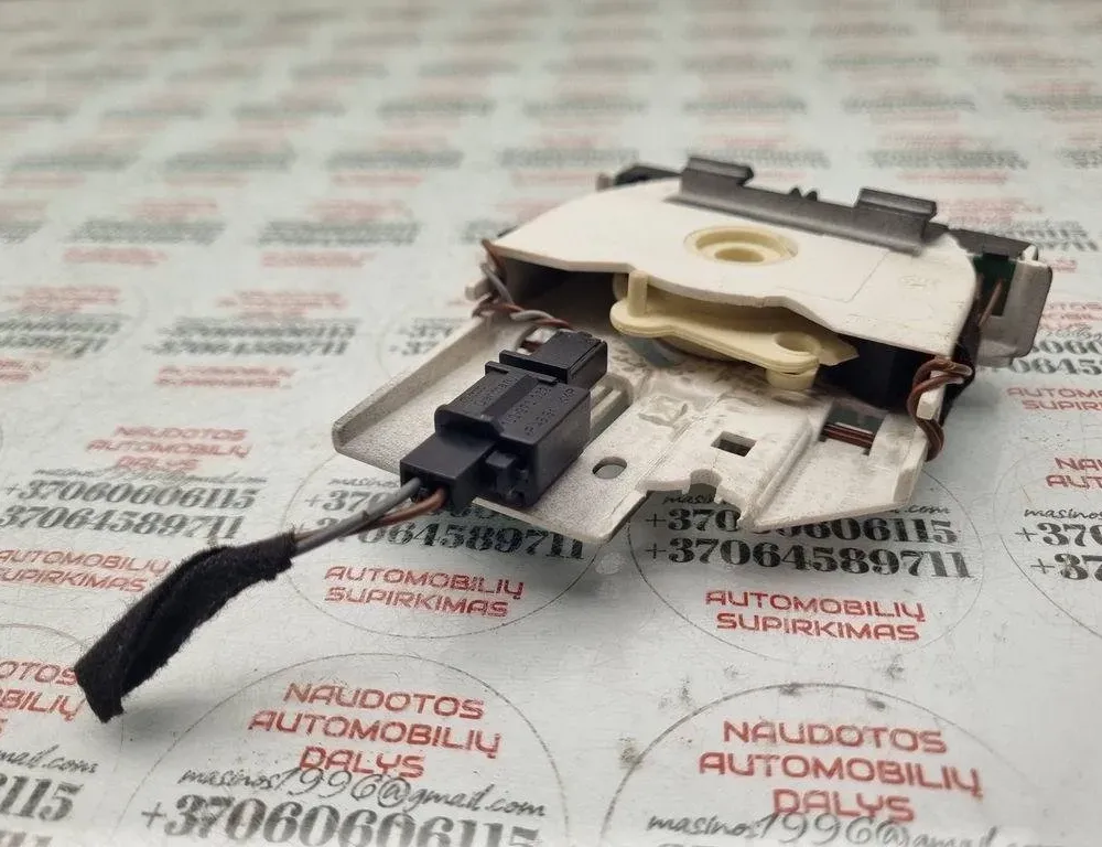 VOLKSWAGEN Touareg 1 generation (2002-2010) Air circulation switch 7L6819766M 31456328