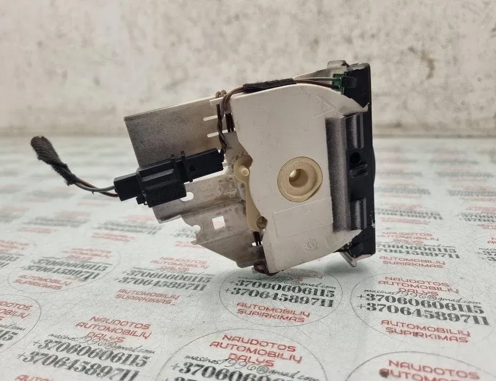 VOLKSWAGEN Touareg 1 generation (2002-2010) Air circulation switch 7L6819766M 31456328