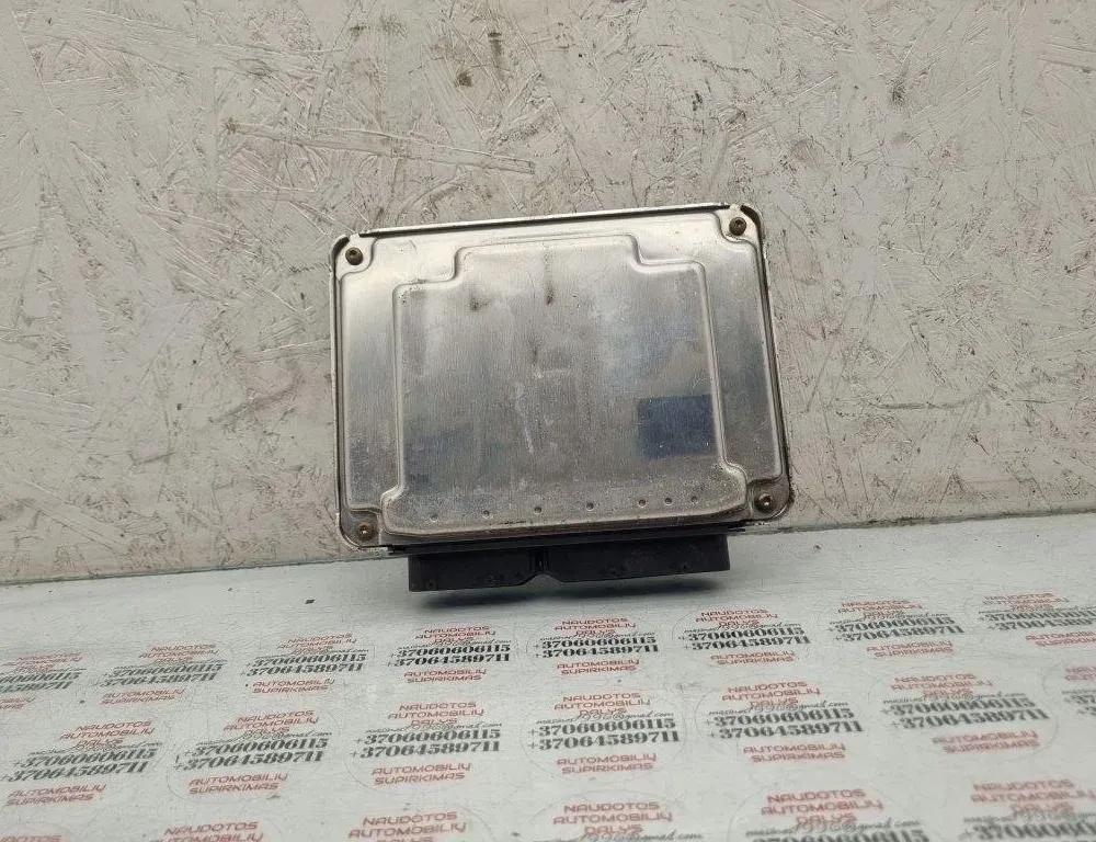 VOLKSWAGEN Golf 4 generation (1997-2006) Engine Control Unit ECU 038906019AT 31469414