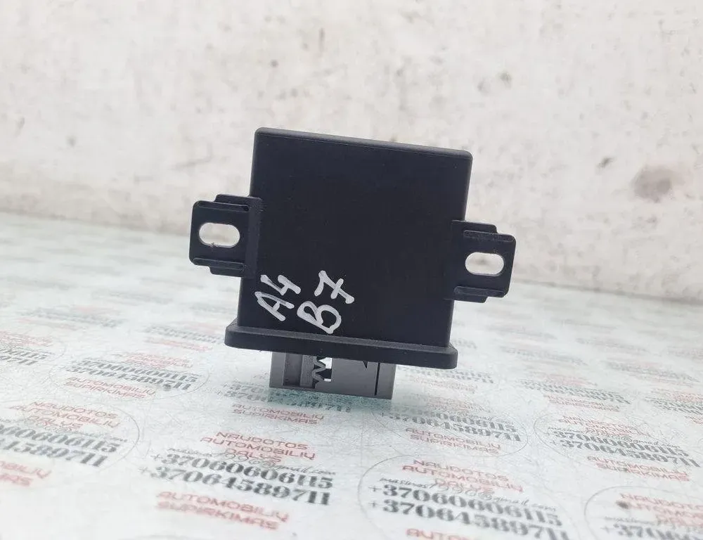 AUDI A4 B7/8E (2004-2008) Headlight Control Unit 8P0907357B 31479894